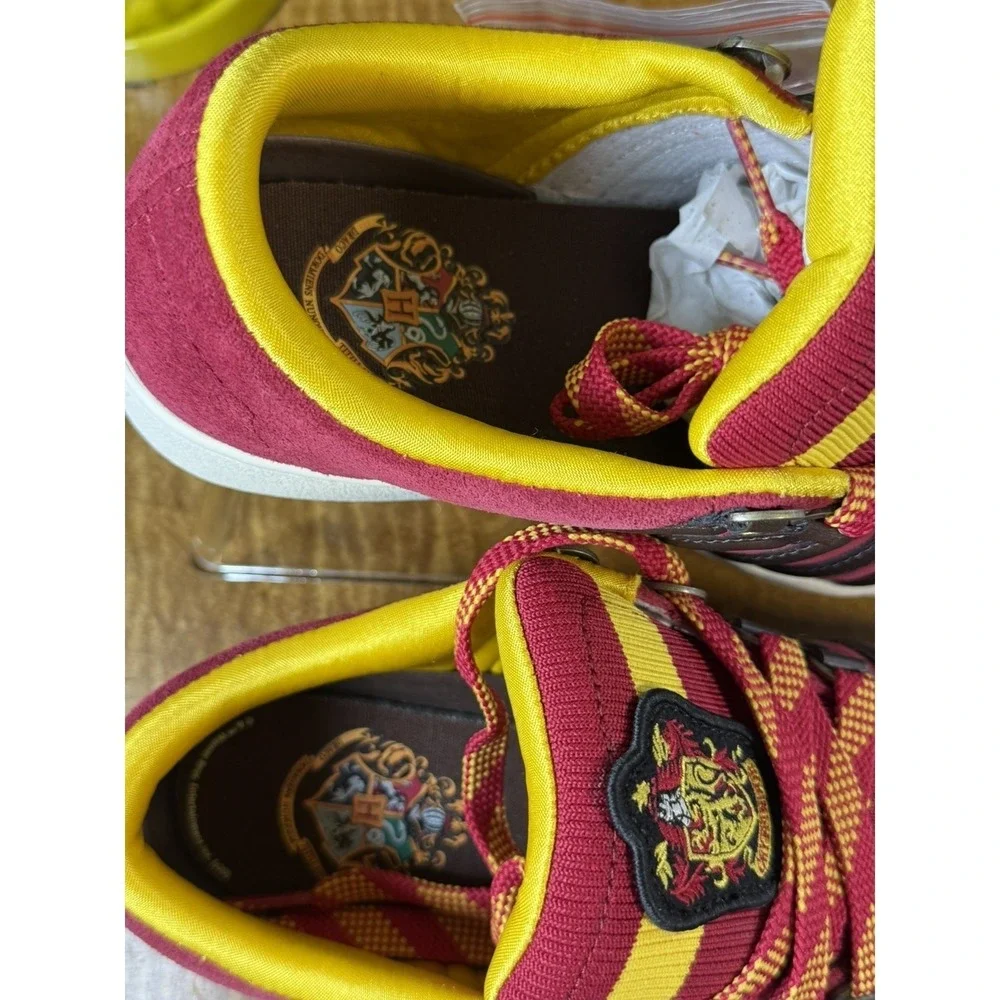 Harry Potter K-Swiss Gryffindor Sneakers NIB Size: Women's‎ 7.5 Men's 6 Youth 6Y